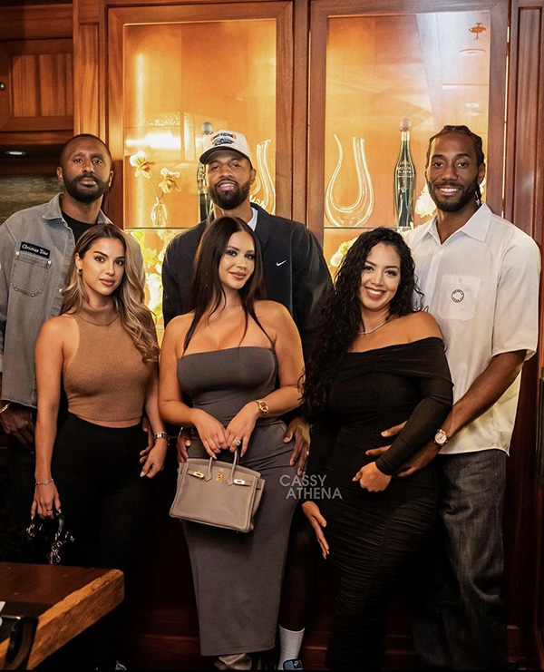 快船双巨私下聚餐曝光：乔卡搂着爱妻亲密合影 小卡咧嘴笑太抢镜