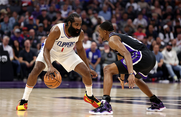 快船败因曝光！哈登7中1仅6分，状态低迷：8助5失误，提前9分钟认输