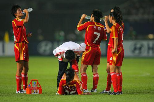 足球中场休息多久？足球一场比赛实际多长时间？