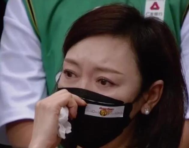 杜锋为何会和莫兰德发生冲突？莫兰德举动不理智被骂不冤