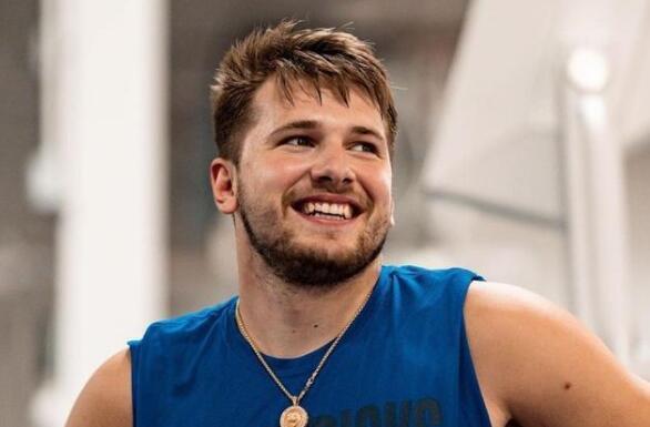 提前赚走2亿美金，还胖了30斤！刚伤停10场又伤，难成下一个詹皇