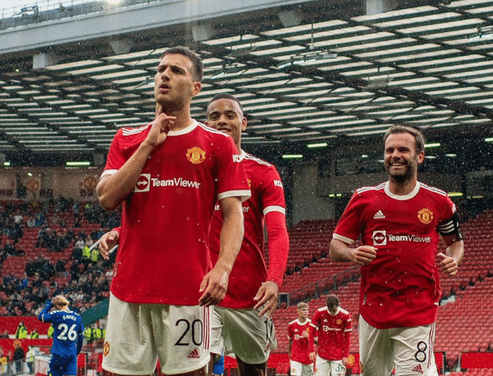 曼联天才破门后有望留队！曼联标价2000万，米兰承诺一事方可续租