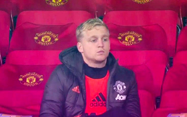 范德贝克转会失败留在曼联！拒绝委身土超，宁可在梦剧场看饮水机