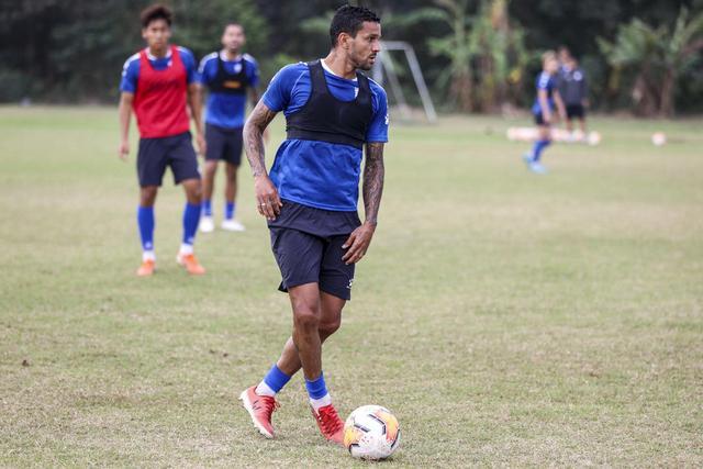 博主：沧州雄狮外援马修斯接近加盟浙江绿城