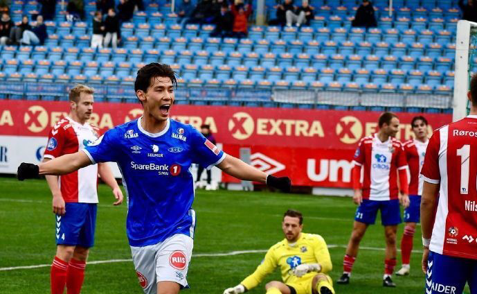 26岁归化球员获挪甲双奖，国足的大门为何对其紧闭？