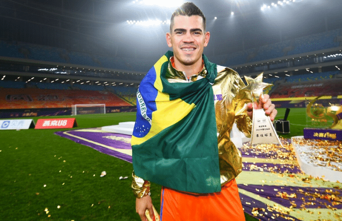 泰山4外援将留队，豪阵维稳！全力续“3连冠”，10号+2外援或转会