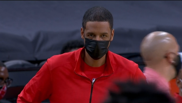 塞拉斯：恩瓦巴主动要求上场 他想为球队出一份力