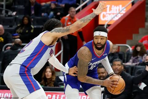 尼克斯与马库斯-莫里斯签一年 Exhibit9合同