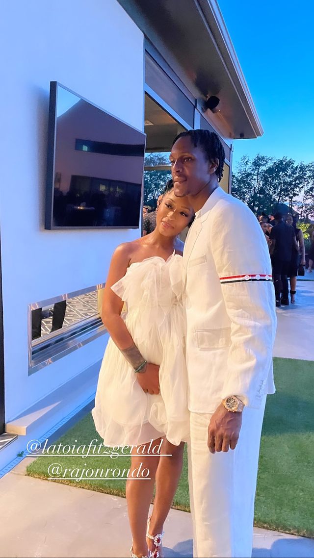 37岁朗多二婚正式完婚：妻子怀孕挺大肚子参加婚礼 大秀鸽子蛋钻戒