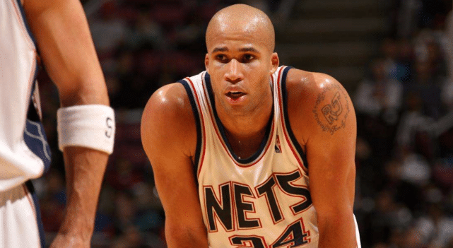 杰弗森往年调侃老詹早晚会秃头！詹姆斯：我的蛋蛋会永远在你头顶