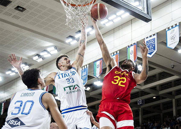 中国男篮61-79不敌意大利 李凯尔首秀11+6