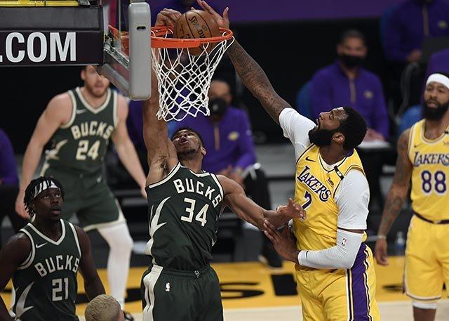 庄神伤退！湖人输球沃帅用人引热议，小加险遭弃用+5分钟填满数据栏