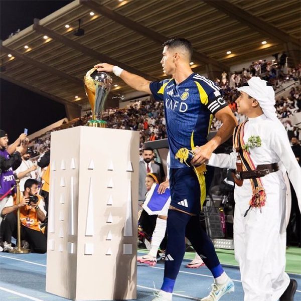 C罗率利雅得胜利1 - 4 遭逆转 赛后失态行为引争议