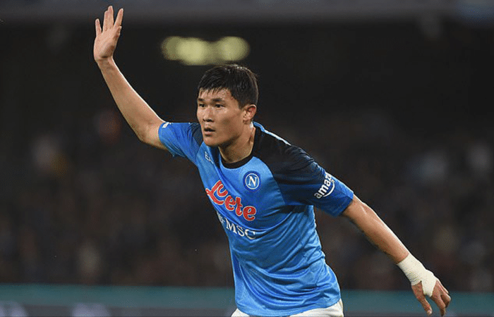 曼联欲签韩国铁卫替代马奎尔，4800万有望买到！多名中卫濒临离队