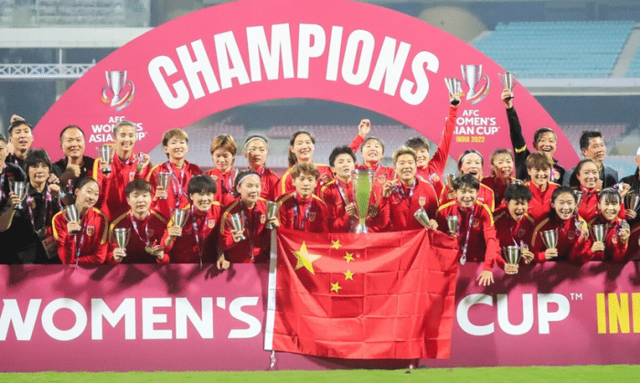 恭喜中国女足，留洋第11人创历史，冠军班底获认可，2大金球扛旗