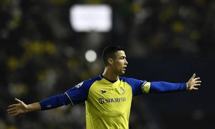 C罗赛季总结！进球数滑坡，争议采访被曼联抛弃，沙特0冠收尾