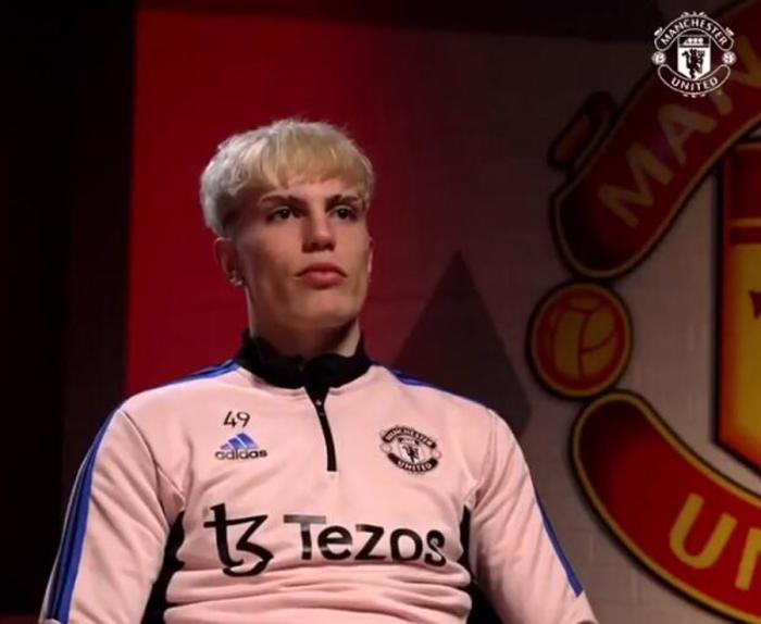 曼联新C罗合同毁约金曝光，曝皇马未来愿1亿买下！