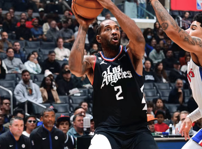 时隔521天首次首发：小卡复出8中2仅6分 正负值+26全场最高