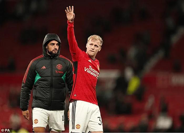 范德贝克:很想参加比赛 若没有上场机会一月份考虑离开