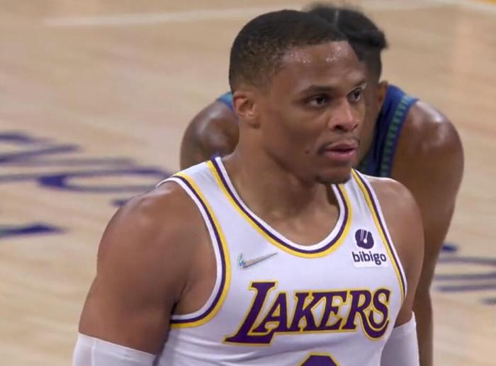 威少创2大耻辱纪录，三分5中0+9失误5犯规！安东尼末节9分拯救湖人！