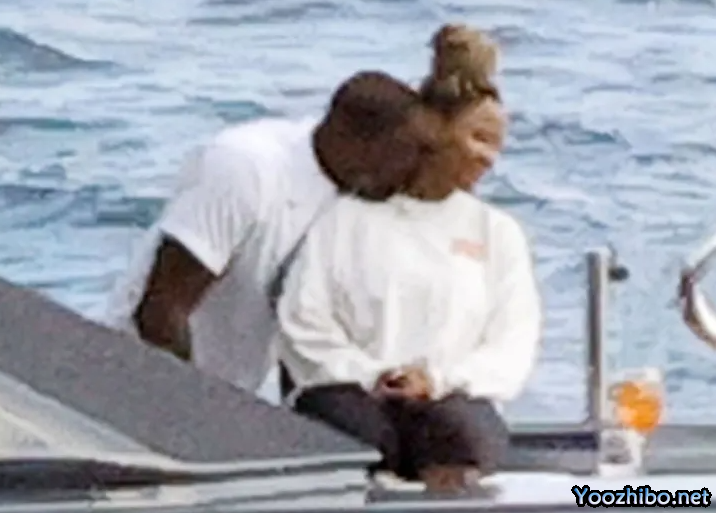 詹姆斯欧洲度假甜蜜时光 与萨瓦娜秀恩爱引关注