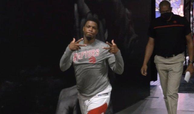 冠军控卫要走？洛瑞赛后做特殊手势被美媒刷屏 主帅言论疑似告别