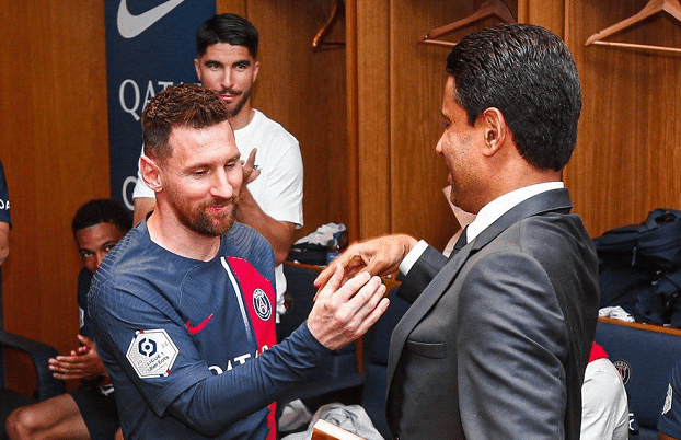 梅西离队后续！被嘘获主帅力挺，姆巴佩合影乐开花，大巴黎掉粉