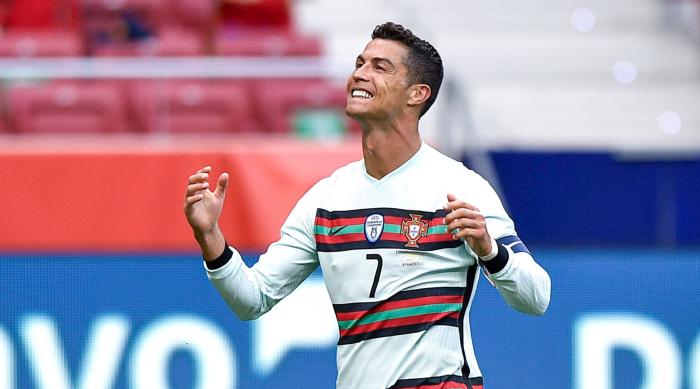 首发出战！曼联太信任C罗，梅西首秀30分钟，C罗直接首发