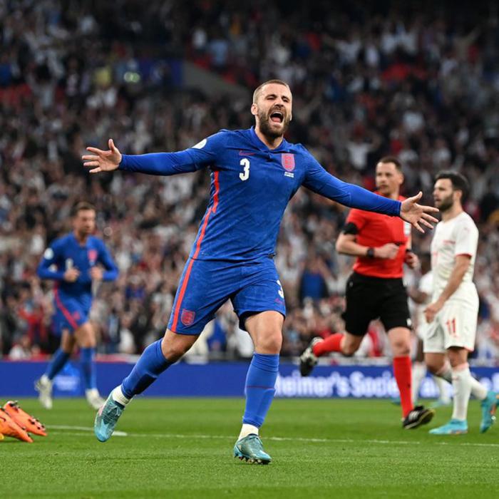 卡洛斯进球后暗示在曼联不开心：喜欢微笑踢球，感觉被需要