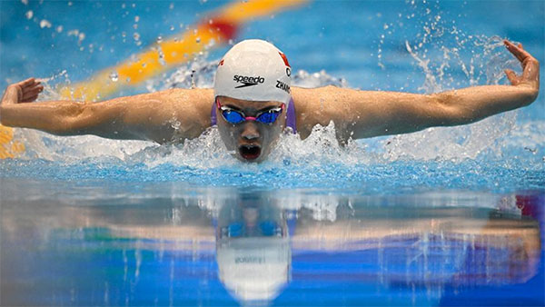 25秒33 ！张雨霏总成绩第二晋级，蝶后太强势，冲击世锦赛第三金