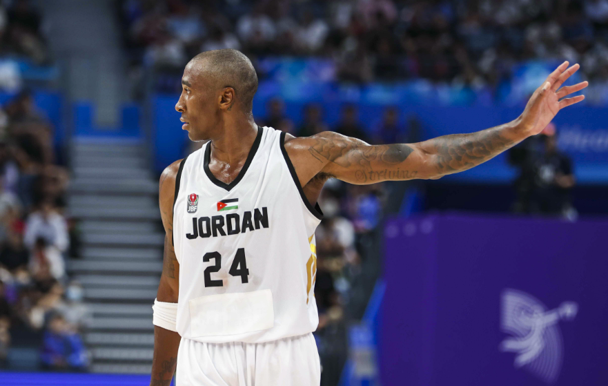 约旦科比29投24+12：无缘金牌垂头沮丧离场 摘银仍带队创造历史