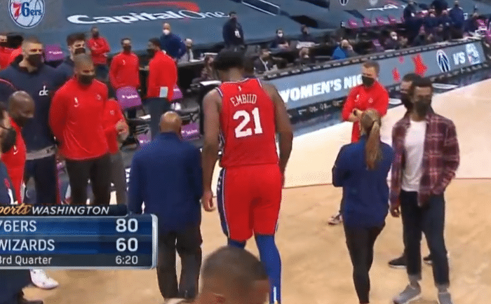 20分23分！MVP大热反关节受伤太揪心，痛苦倒地拍打地板