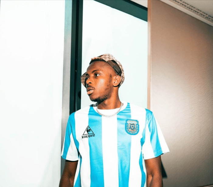 一亿锋霸暗示拒绝曼联，曝曼联有意穆帅新爱将！鲁尼意外现身曼联