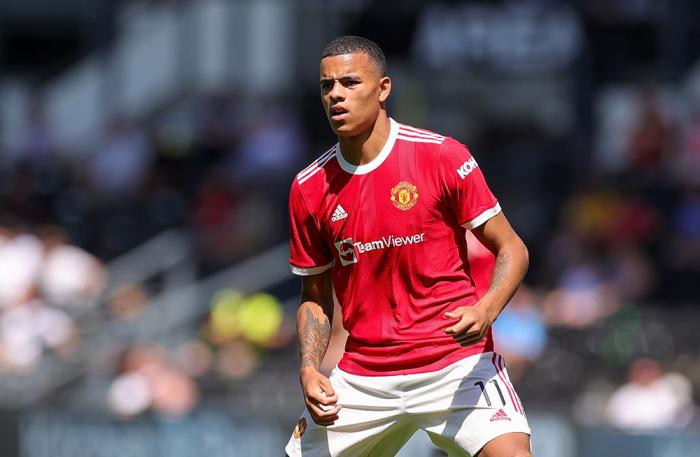 曼联小王拿手绝招学自大罗，坚称梅西胜过C罗！揭秘改穿11号原因