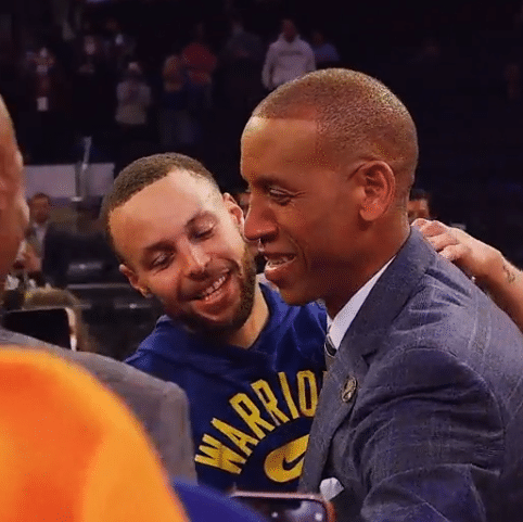 库里紧拥雷阿伦和米勒两大传奇，伟大合影！萌神咧嘴大笑现场笑声不断