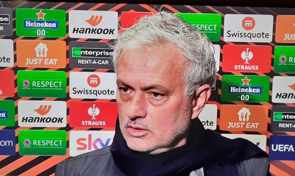 又抓内鬼？穆帅怒喷众将：懒散无责任感！但我不会学瓜帅封杀球员