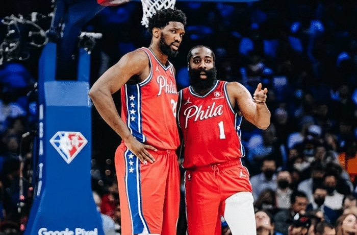 曝哈登利用火箭谈判顶薪！高管狠批：他爱逛夜店+不再是联盟顶级球星