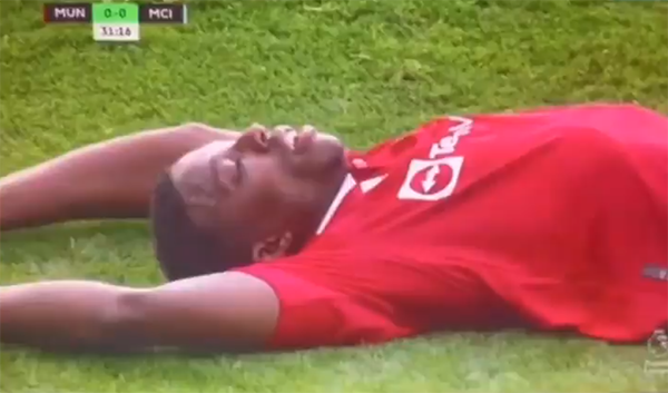 滕哈格计划重组后防，曼联新左闸有望亮相