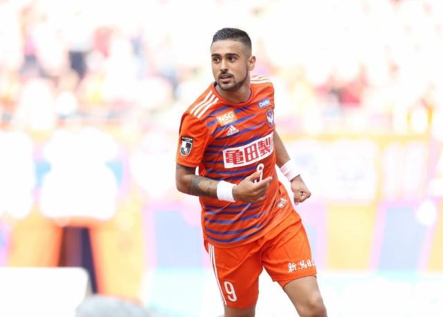 媒体人：山东泰山目标莱昂纳多转会费为7亿日元