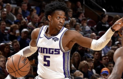 签下1.6亿美金肥约，场均贡献18+5，22岁新星后卫迷失了