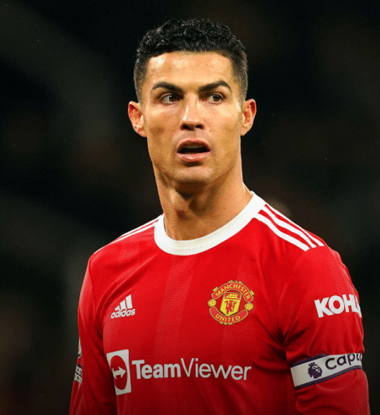 谁注意C罗举动？全场0射门，队友被犯规，或许他真的老了