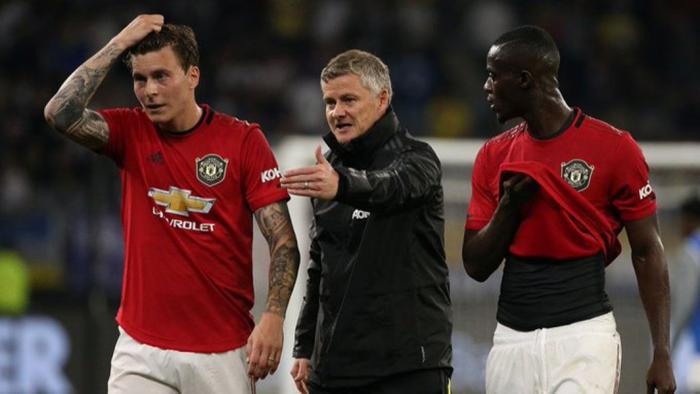 曼联欧冠客场大名单曝光：主力中卫缺阵两人或客串！取胜可创纪录