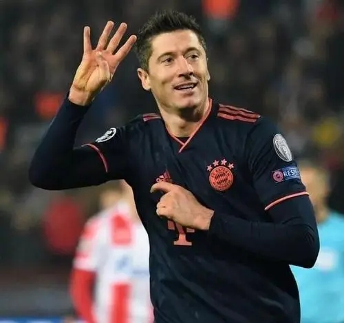 历届欧冠金靴奖得主都有谁？C罗拿过几个欧冠金靴？