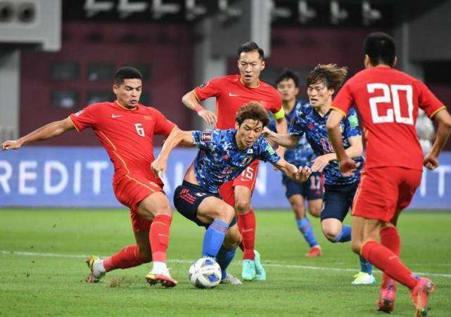 曝国足派3中卫防日本边路突击！李霄鹏或重用泰山4将，归化射手替补