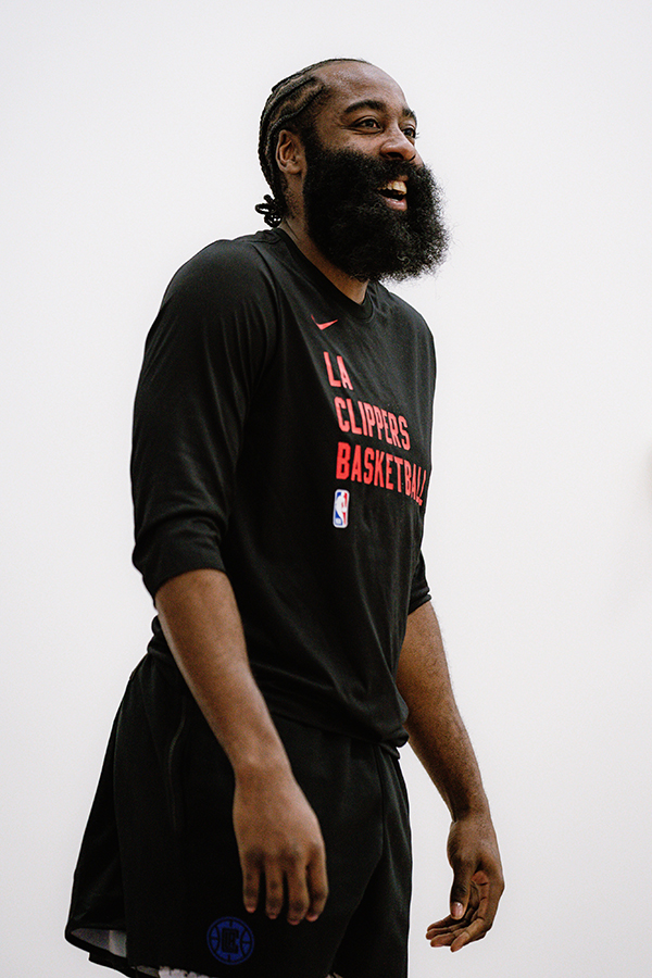 哈登首次参加快船合练！登威卡都咧嘴大笑 卢帅透露四巨头使用计划