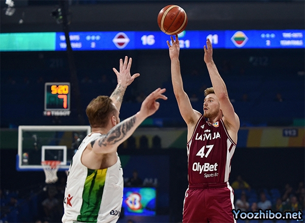 拉脱维亚男篮98-93大胜立陶宛男篮 扎加斯17助 A-库鲁茨20分