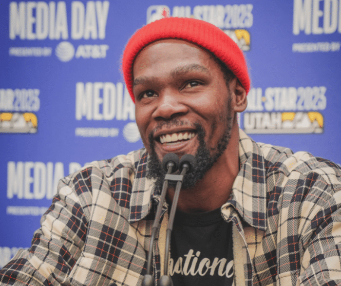 杜欧正式回应离开篮网：KD直言申请交易对联盟有利 欧文坦言没有遗憾