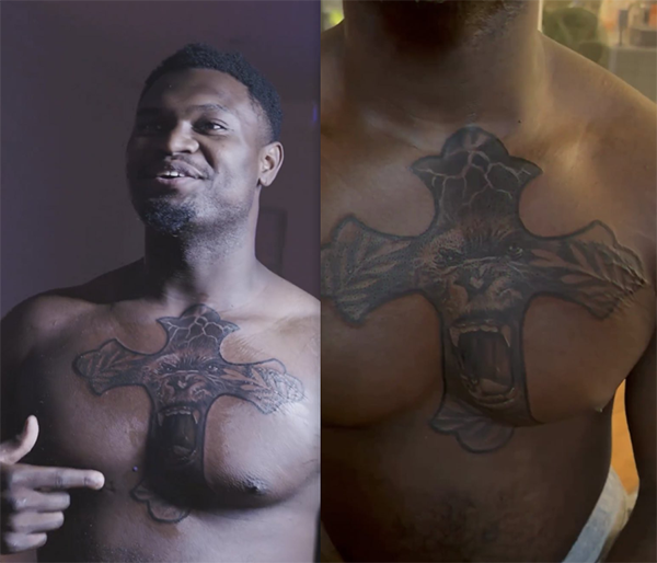 23岁锡安新纹身曝光 赤膊出镜笑着展示胸口的狮头十字架纹身