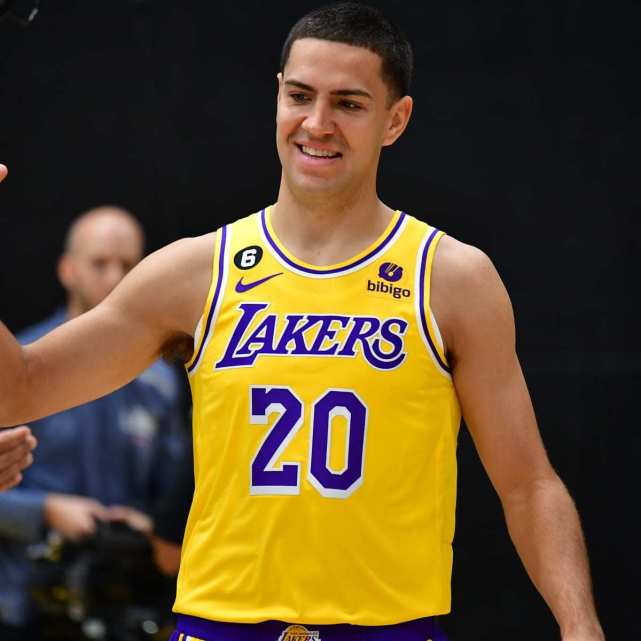 湖人又伤一将太惨！23岁射手右脚酸痛缺战快船 伤病名单已有6人