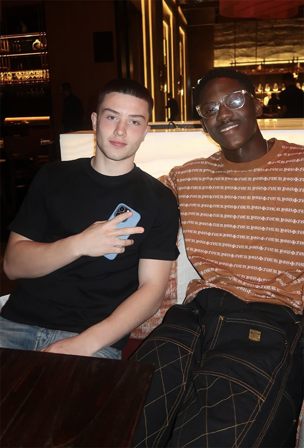 曼联小妖周二体检离队！900万边锋出租受阻，冬窗还有3人计划转会